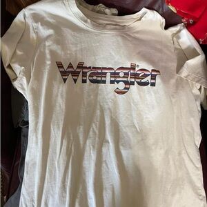 Wrangler t-shirt kinda off white color